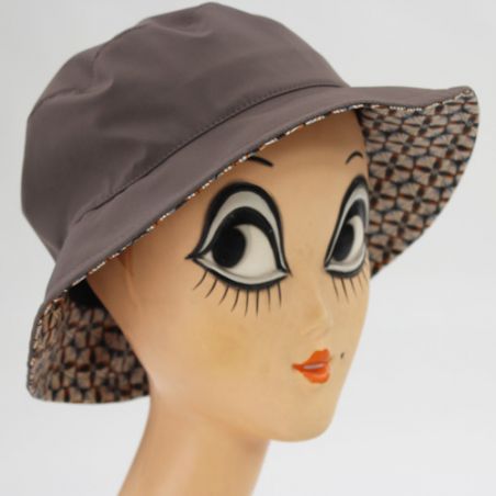 Chapeau de pluie taupe revers motif géométrique